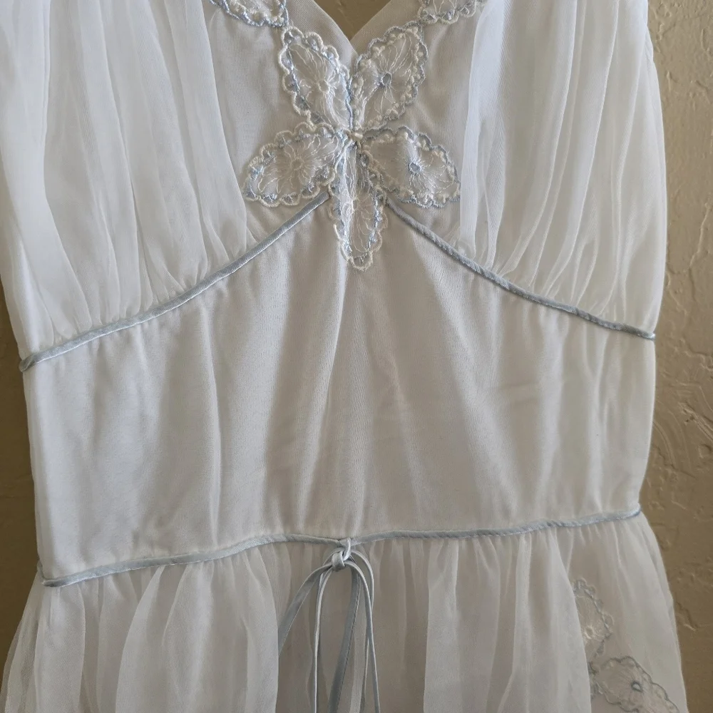 VTG 50s White Sheer Nylon Embroidered Nightgown Peignoir Dress - Coquette S/ - Picture 15 of 16